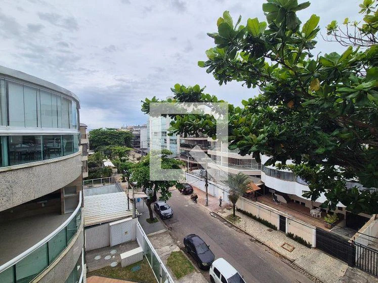 Furnished apartment, 180 m², with a glass-enclosed balcony — photo 3