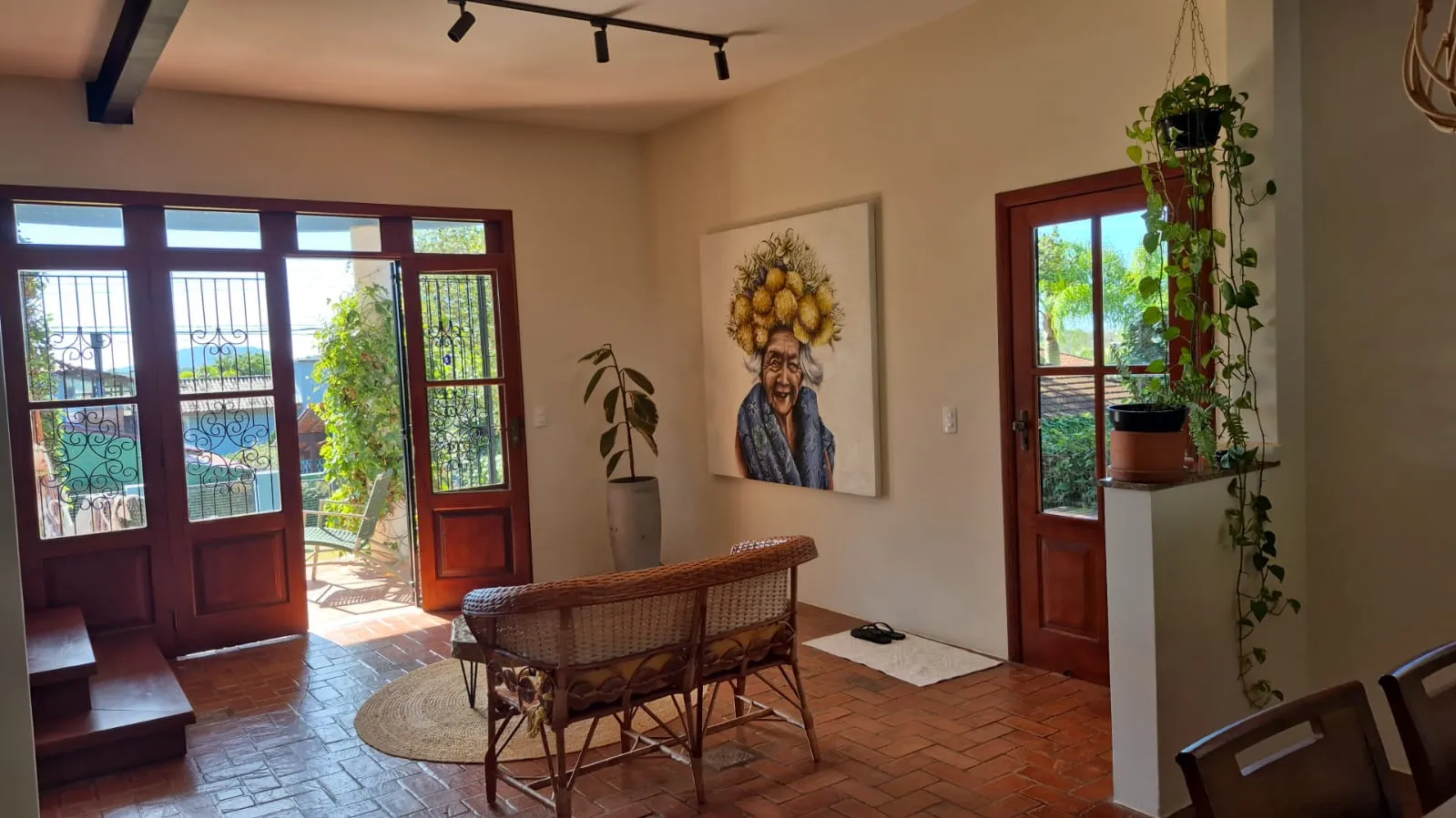 Casa com 4 dormitórios e cozinha aberta