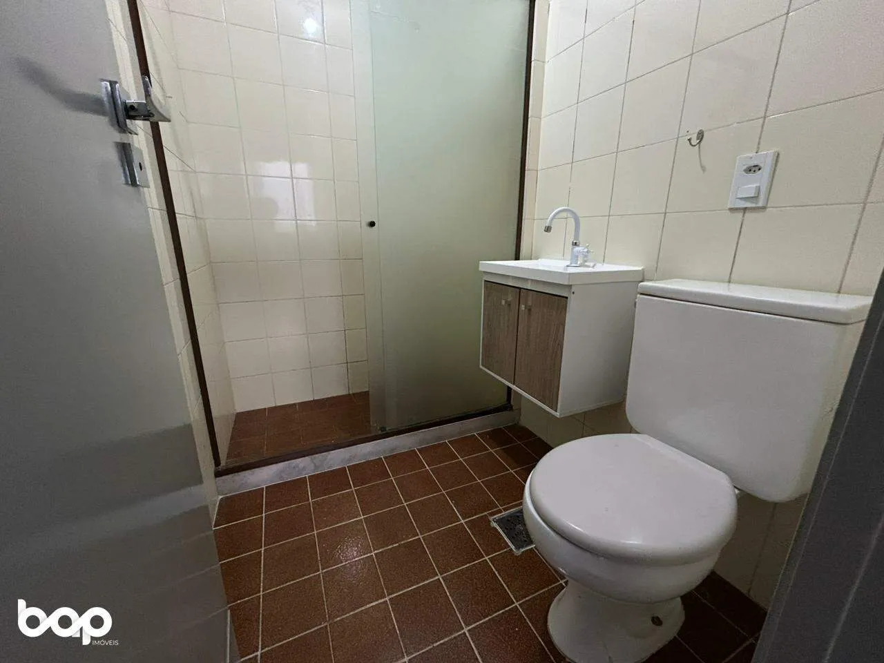 Apartment with a fitted kitchen and a balcony — photo 13