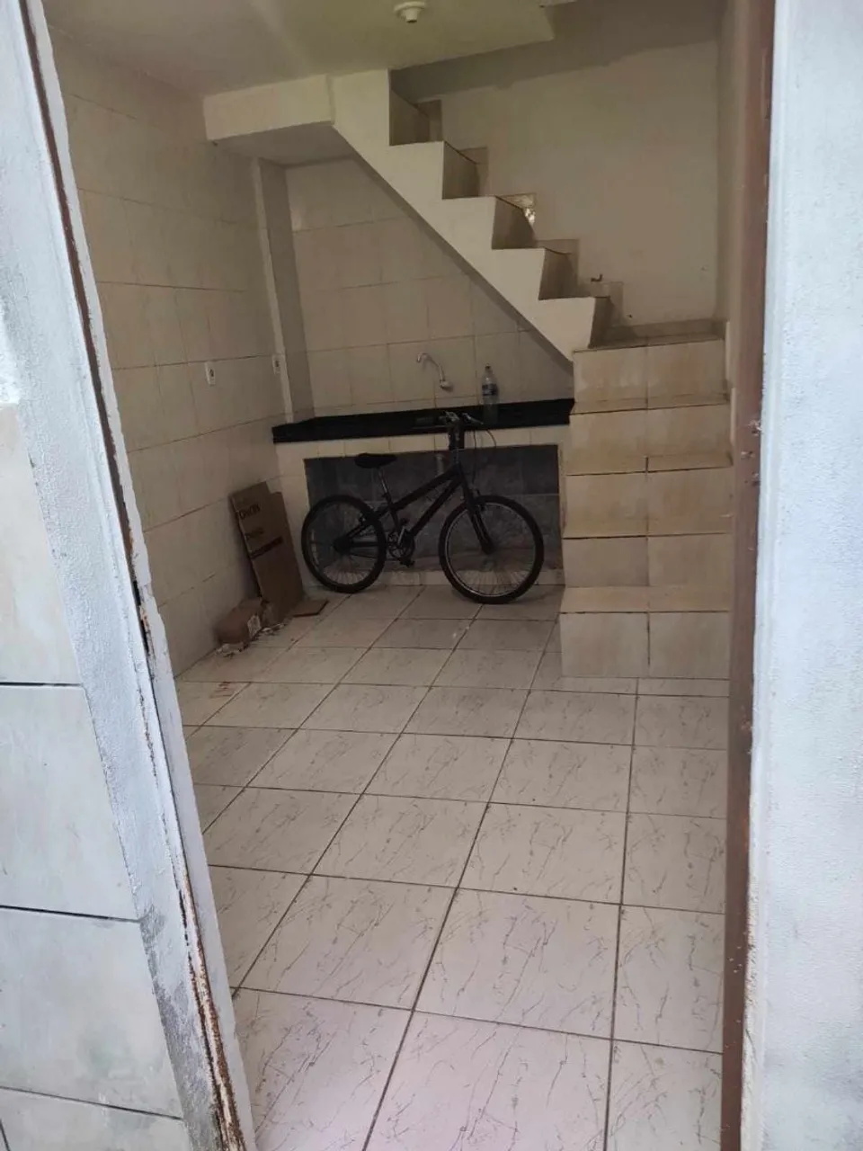 Unfurnished home with 1 bedroom and glass shower — photo 2
