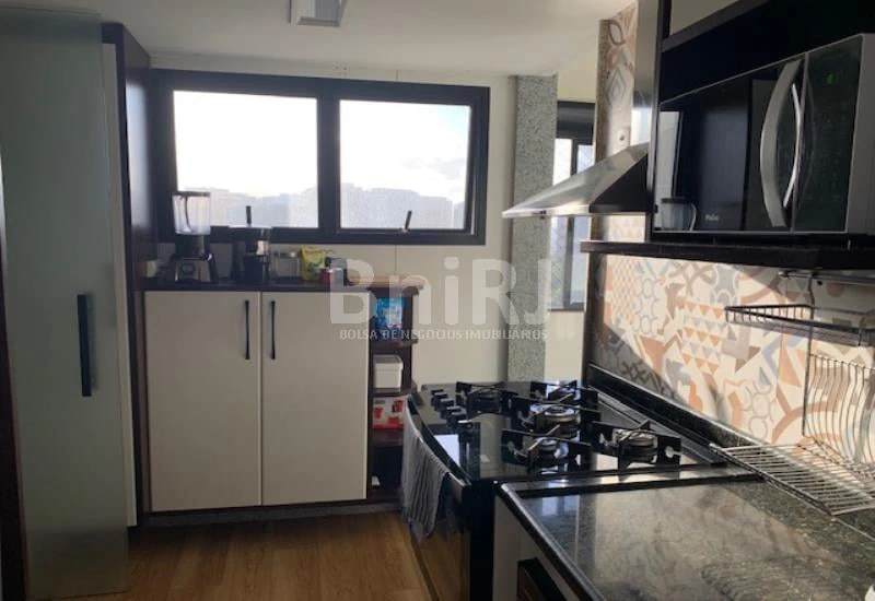 Furnished 2-bedroom apartment with open-plan kitchen — photo 22