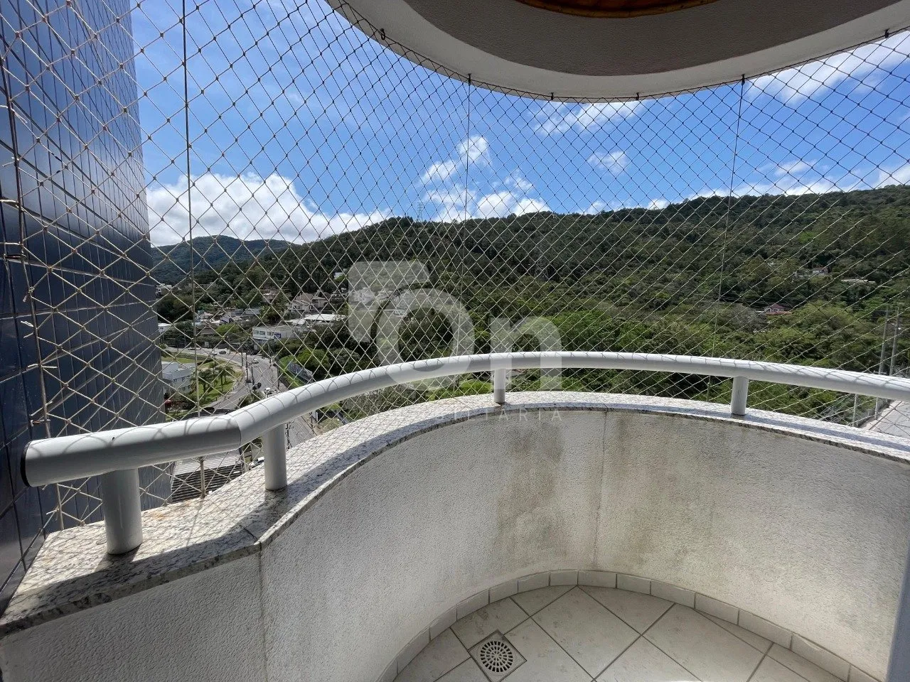 3-bedroom apartment with a washing machine — photo 4