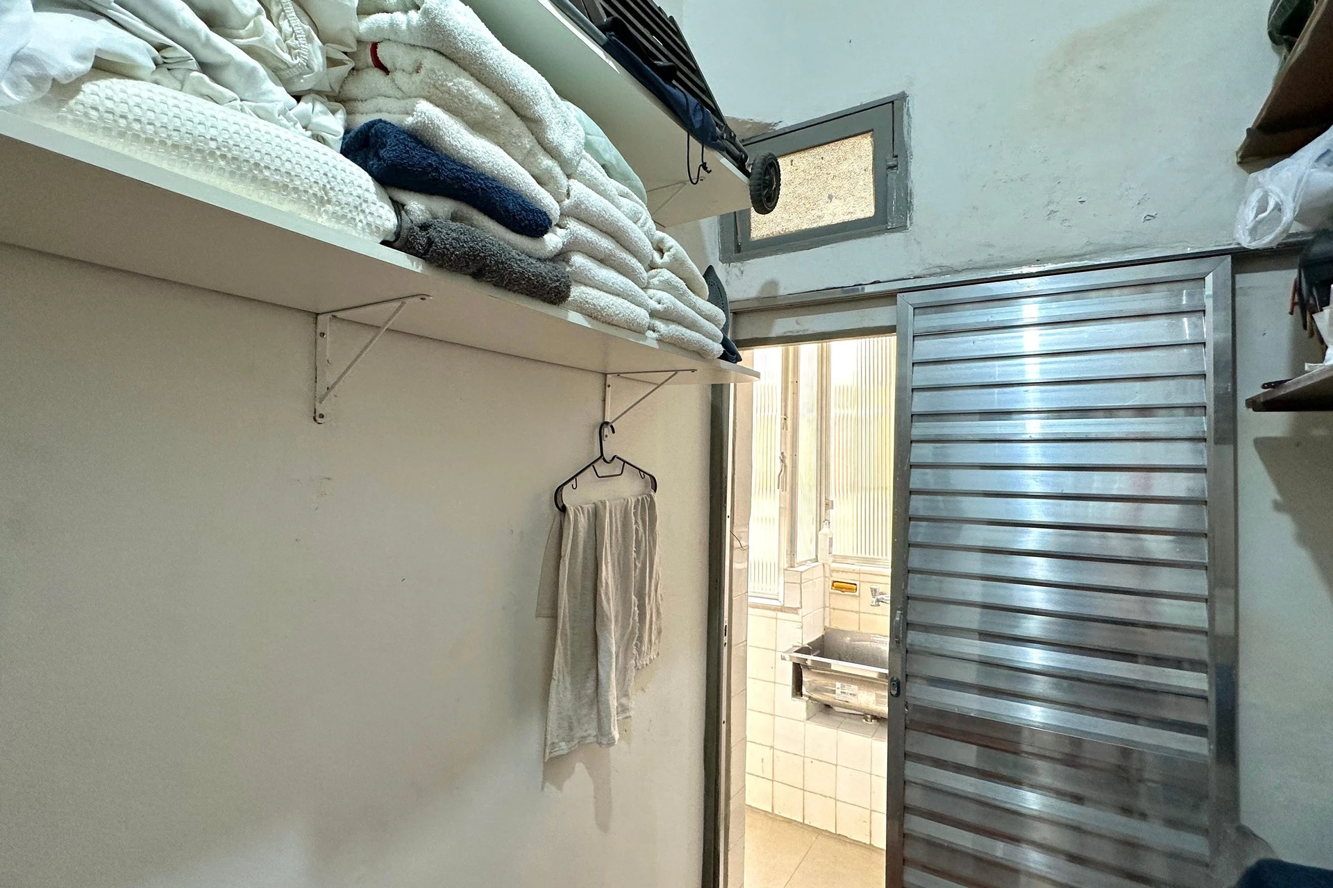 Furnished apartment with 3 bedrooms and a balcony — photo 5