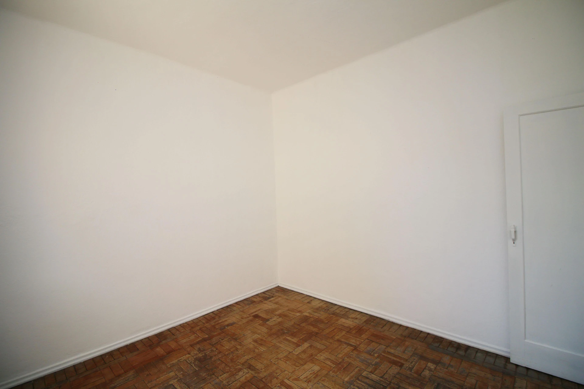 2-bedroom apartment with 1 bathroom and no parking — photo 25