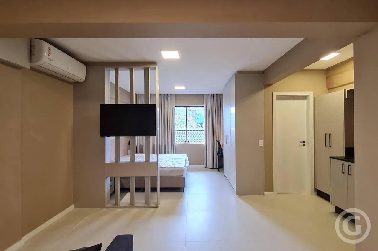 One-bedroom apartment with a home office in Florianópolis
