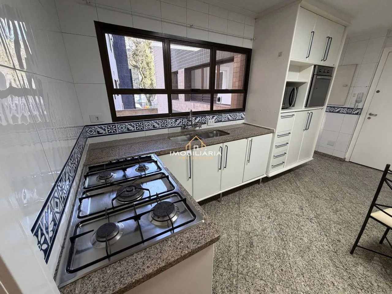 3-bedroom apartment with a home office in Curitiba — photo 23