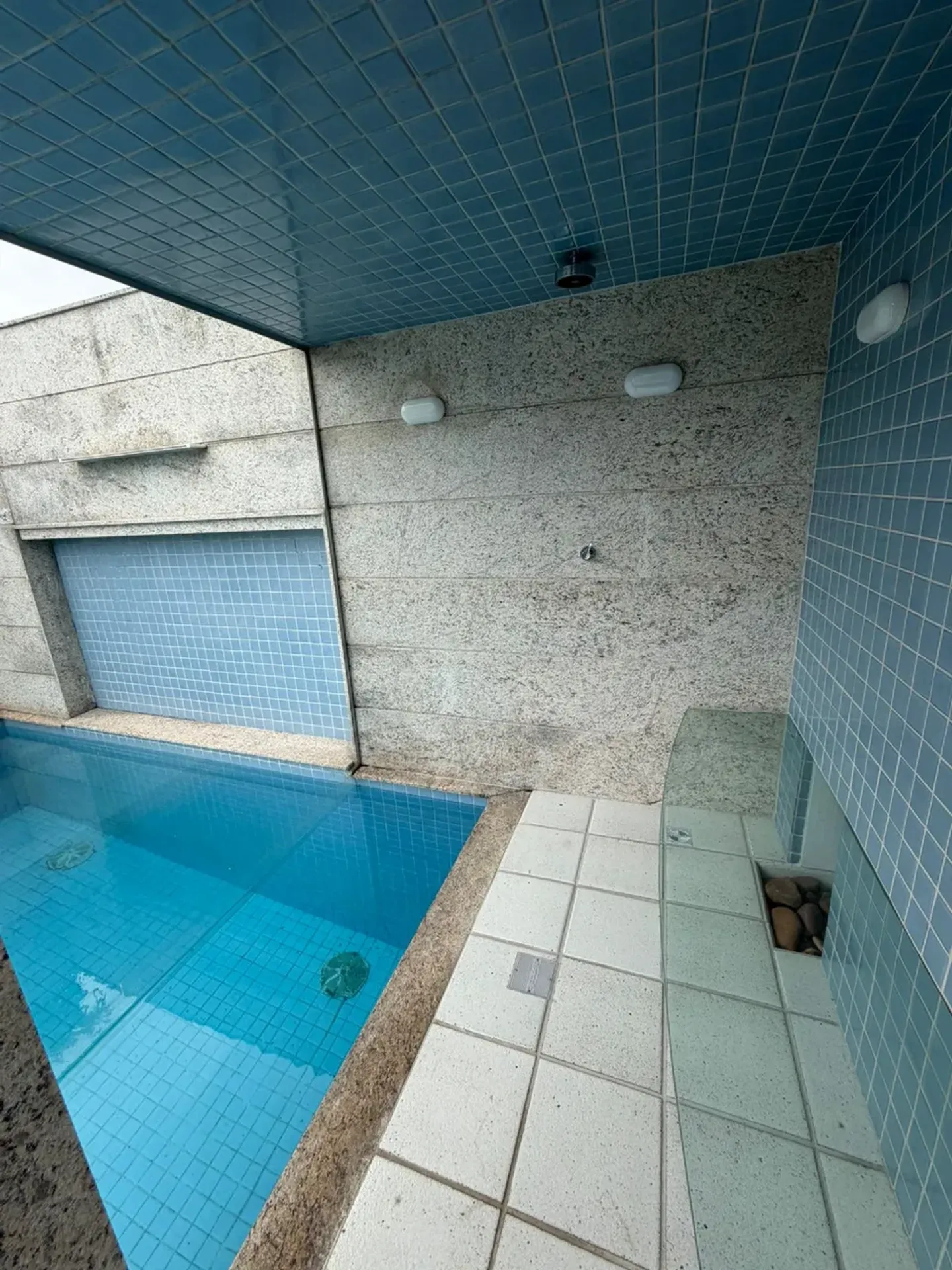 Rental house with 4 bedrooms, 5 baths and 360 m² — photo 3
