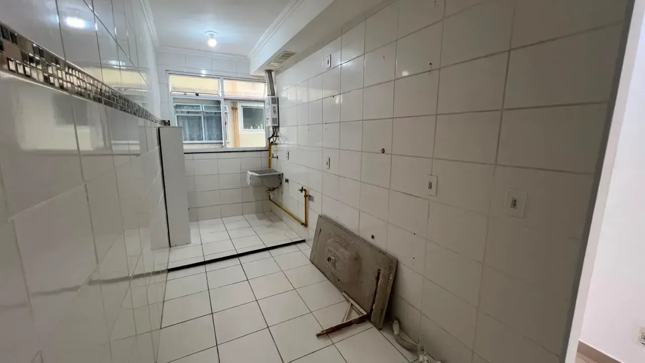 2-bedroom apartment with 1 bathroom and 1 parking spot — photo 2