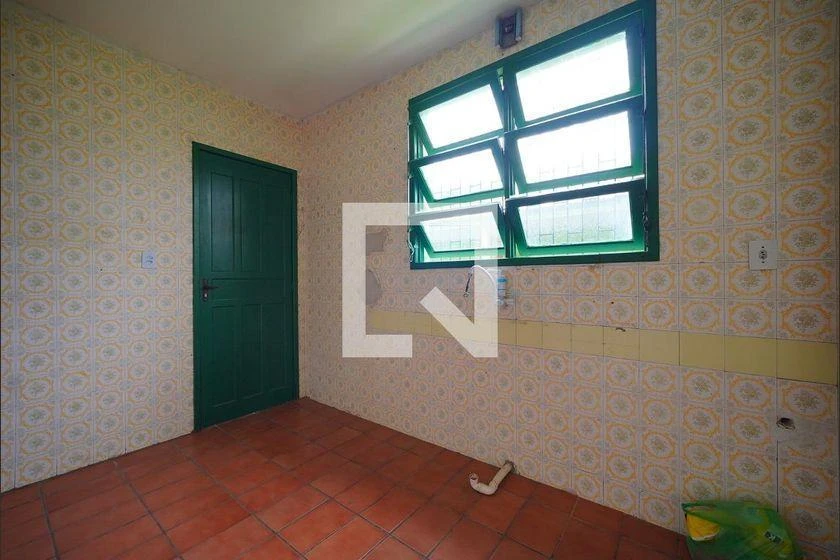 2-bedroom house with a grill on the balcony in Florianópolis