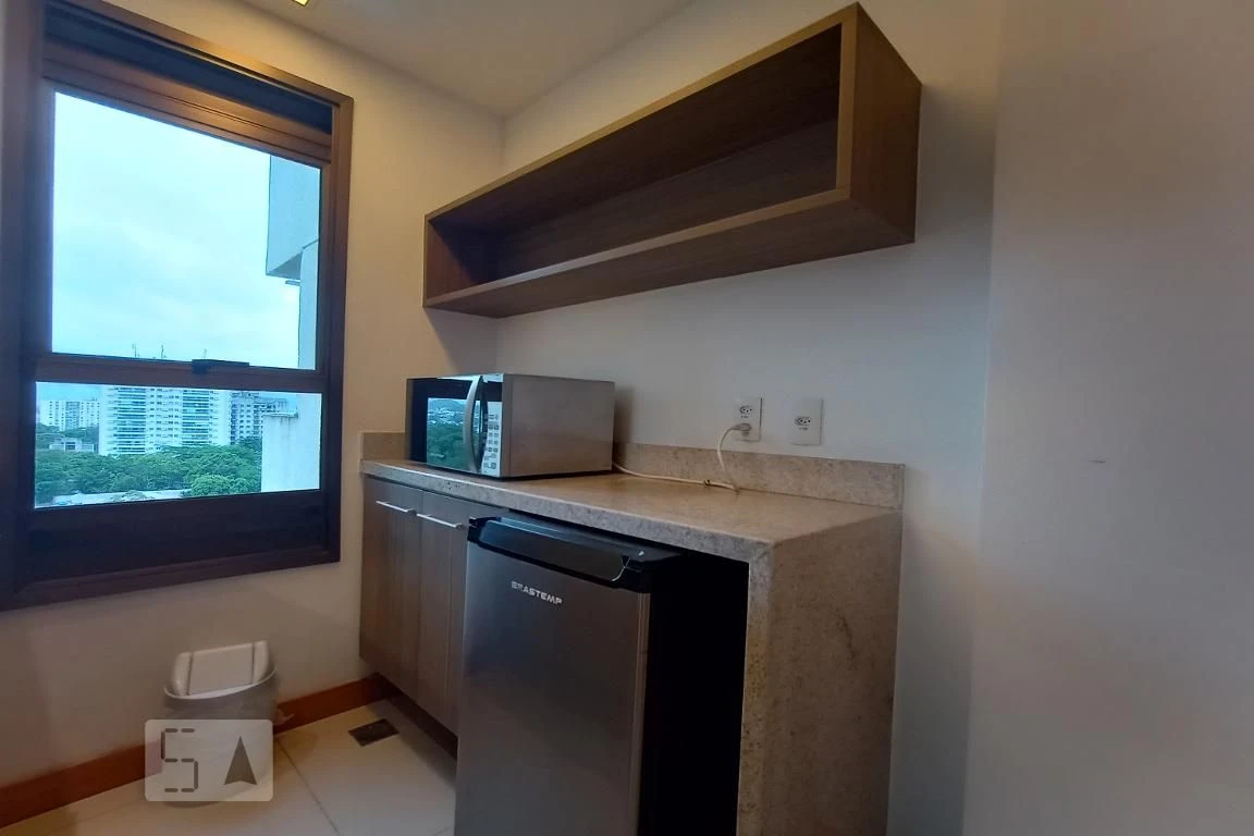 1-bedroom unfurnished apartment with en-suite bath — photo 2