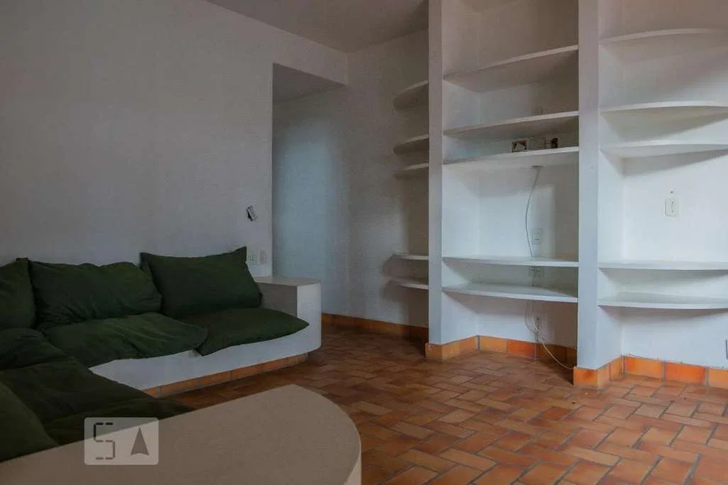 225 m² apartment with 4 bedrooms and a balcony — photo 4