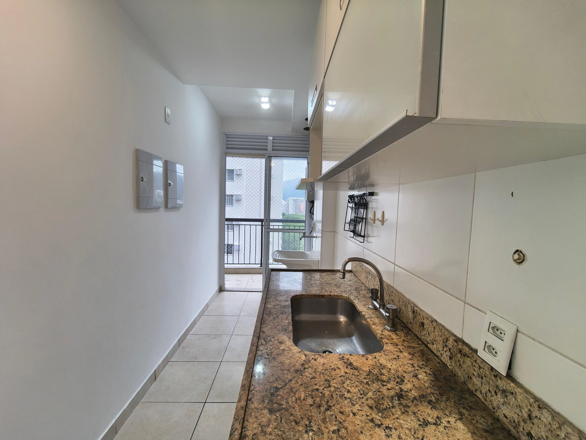 Apartamento de aluguel com 2 quartos e varanda — photo 18