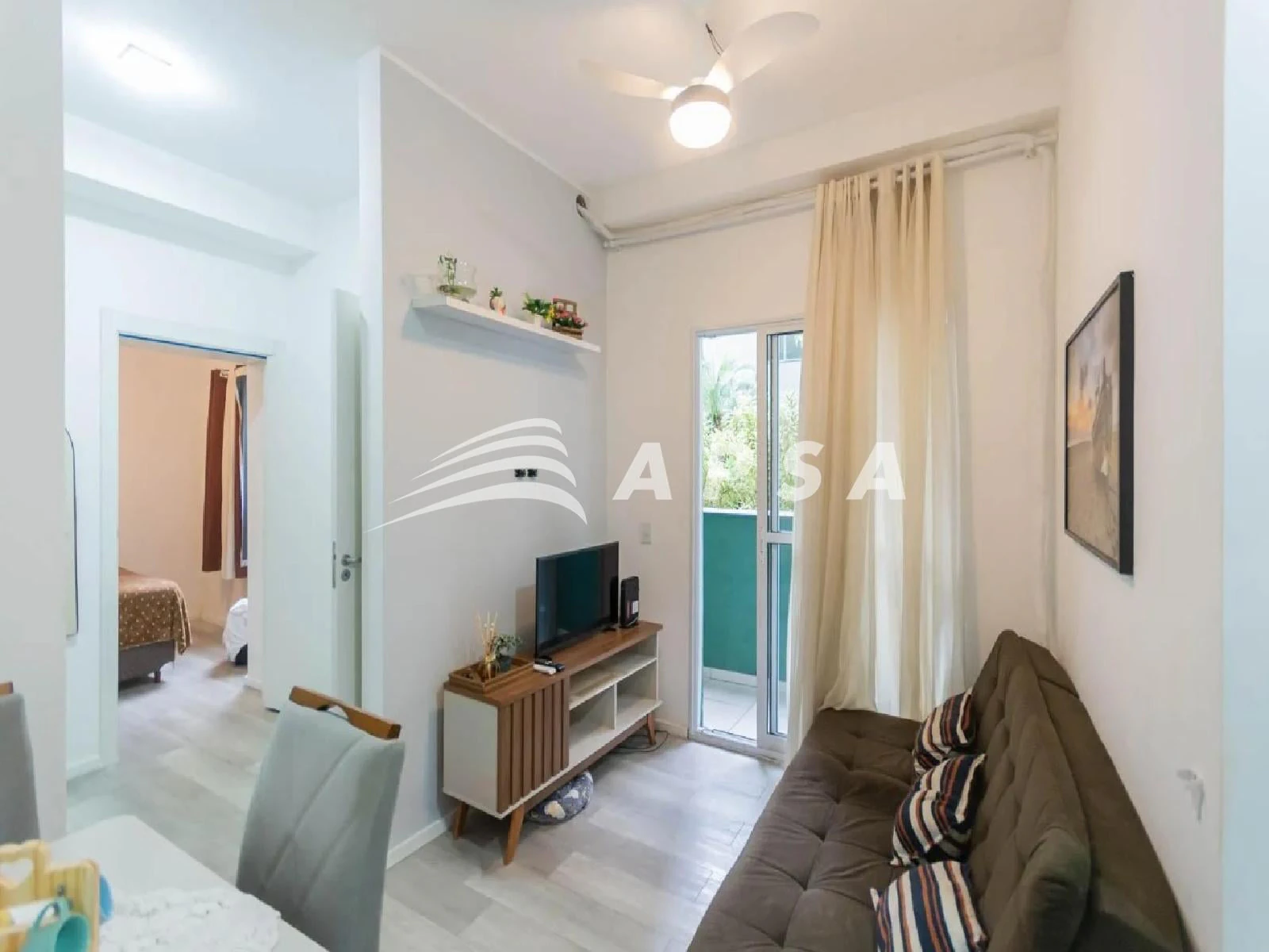 Furnished 1-bedroom apartment with a private BBQ area — photo 8