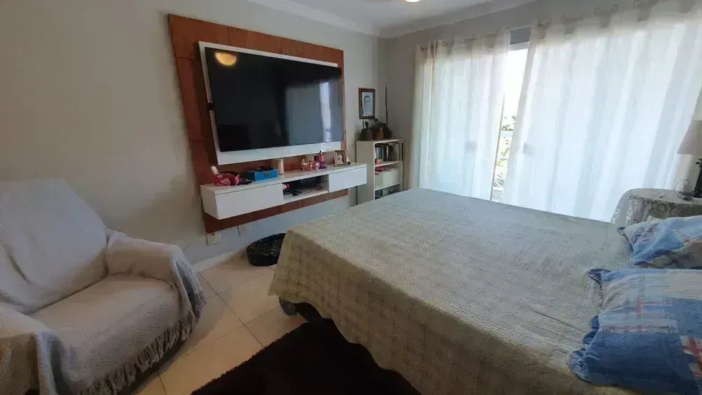 650 m² house with 6 en-suite bedrooms and 4 parking spots — photo 3