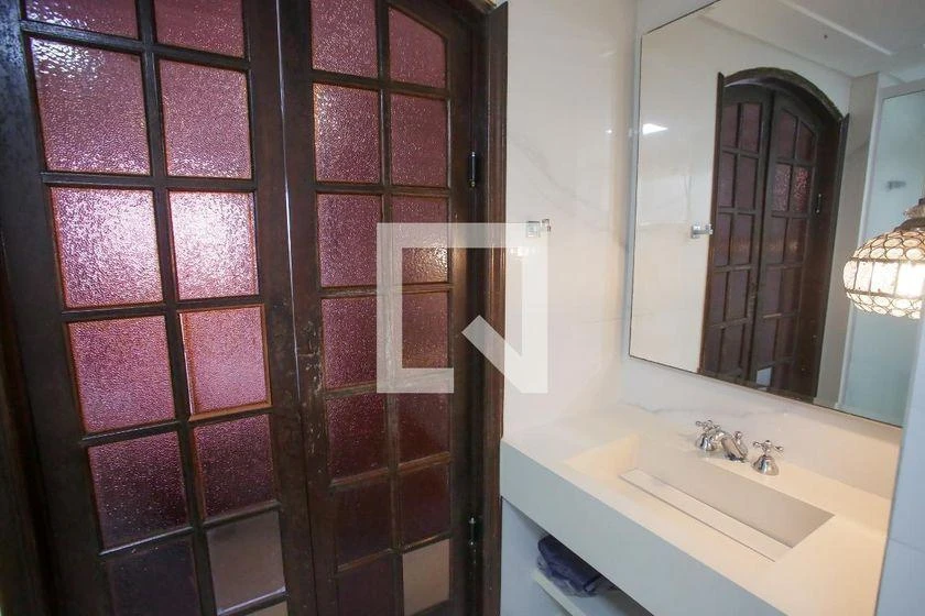 Furnished 400 m² house with 4 bedrooms and 4 bathrooms — photo 26