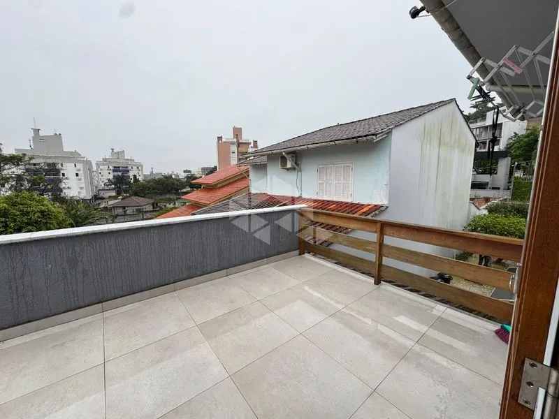238 m² house with a home office and a dishwasher — photo 12