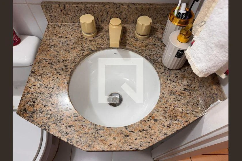 Квартира 70 м² з робочим місцем та пральною машиною — photo 9