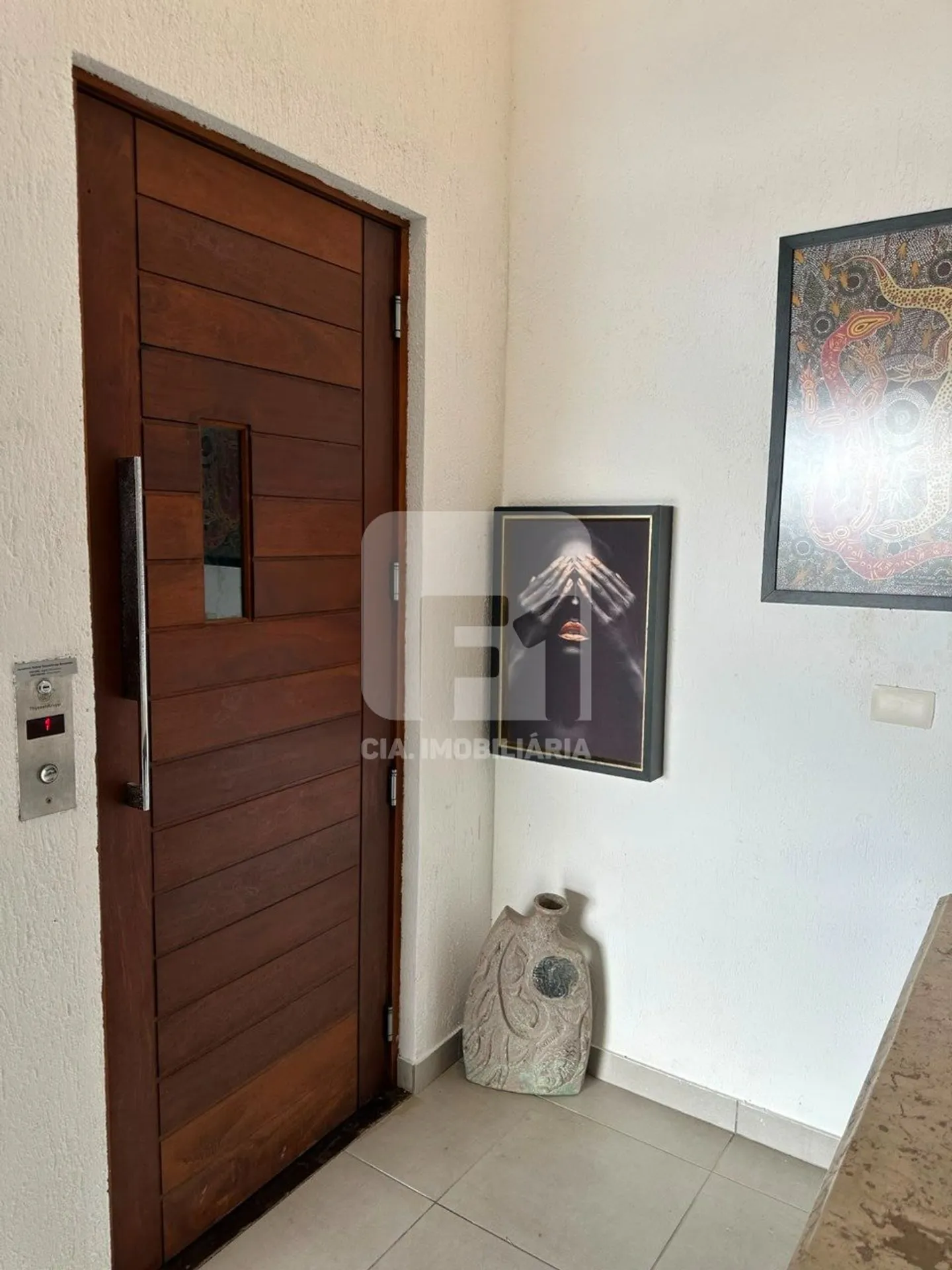 Furnished house with 6 bedrooms and 650 m² total — photo 92