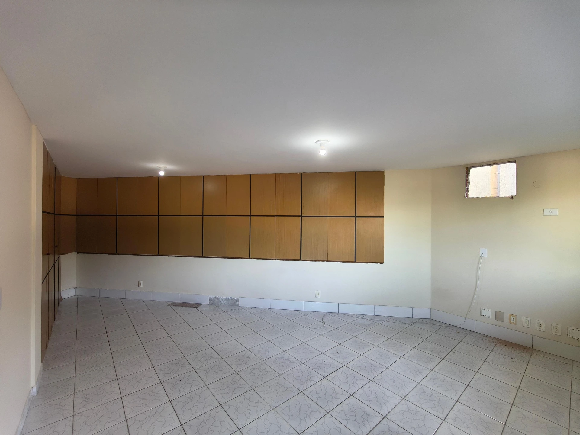 Condo house with 3 bedrooms and a balcony — photo 40