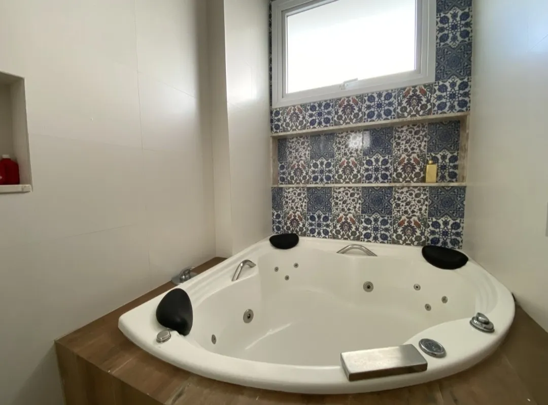 Меблированная квартира 230 м² с 3 спальнями и ванными — photo 15