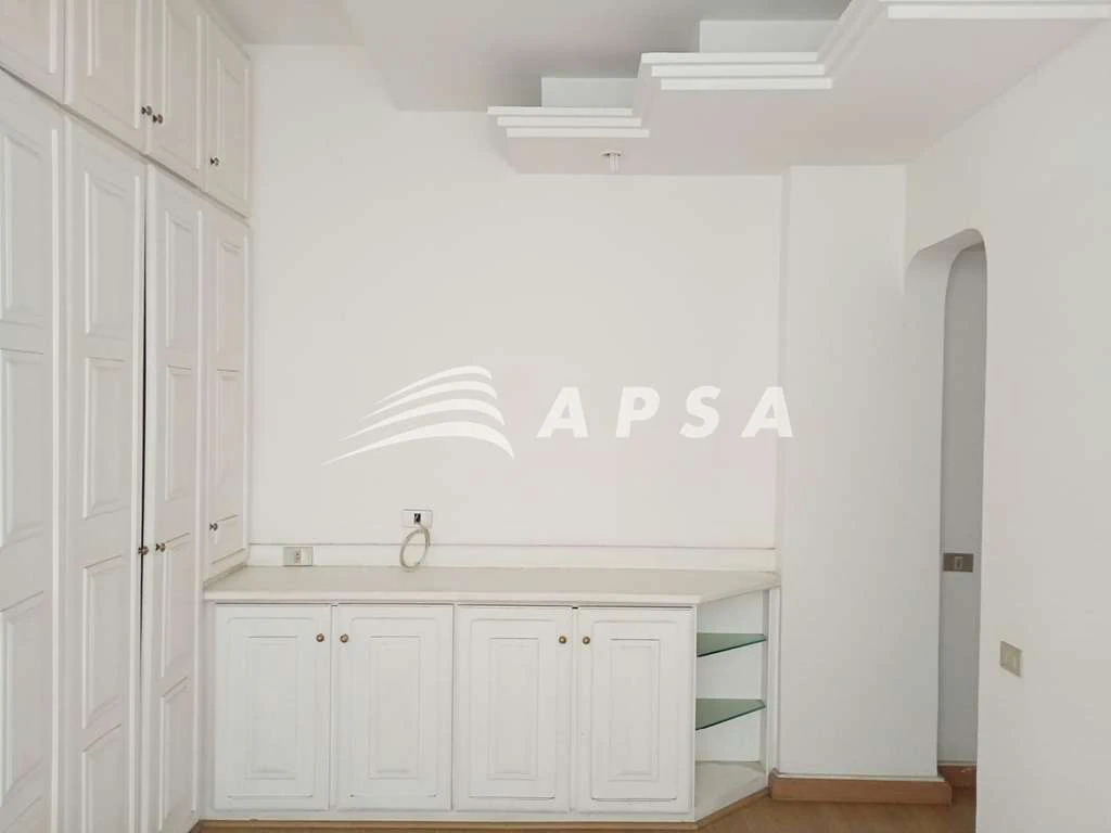 150 m² apartment with a separate closed kitchen — photo 7