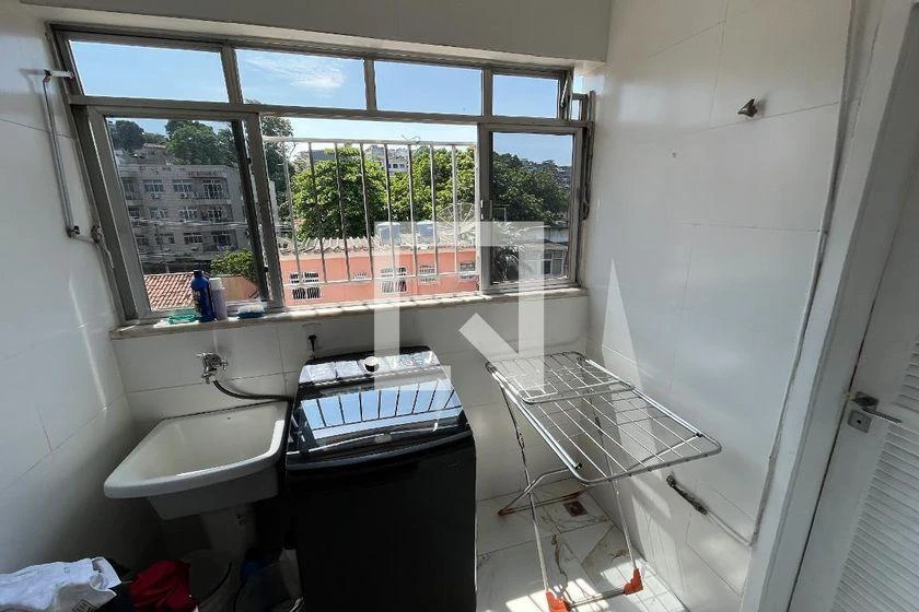 Furnished apartment, 131 m², with a glass-enclosed balcony — photo 23
