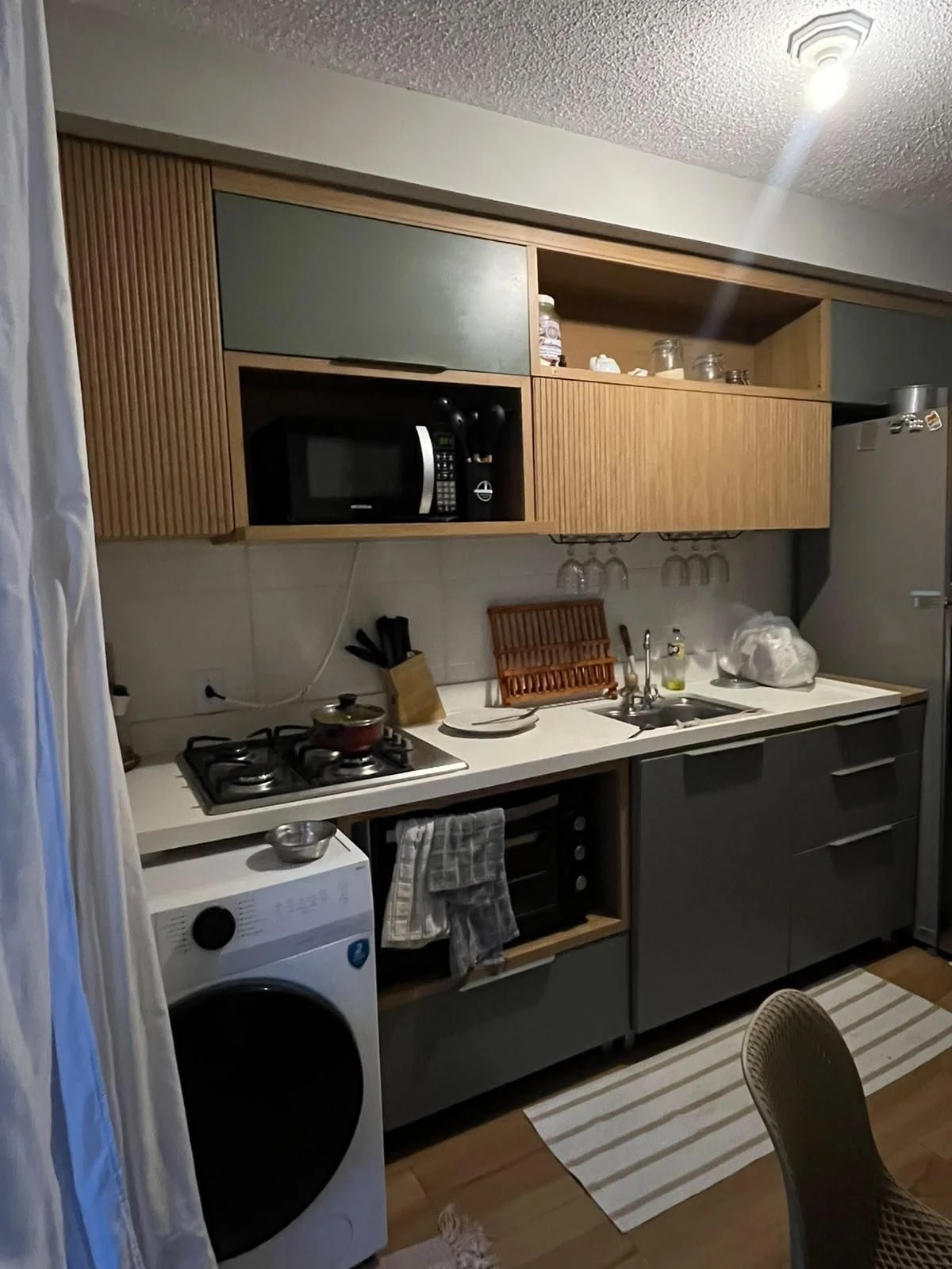 2-bedroom apartment in a building with a gym — photo 15