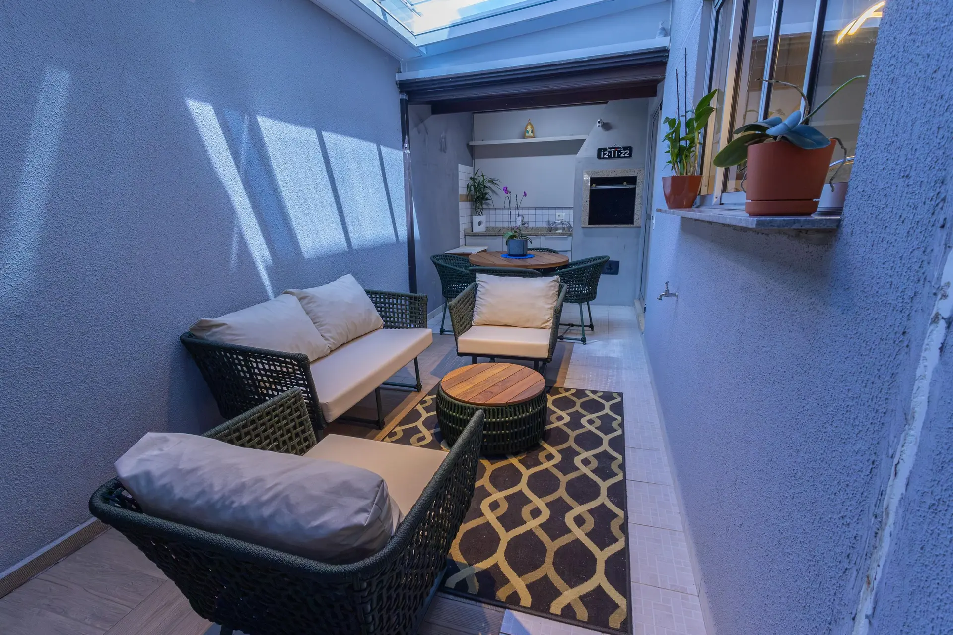 Bathtub in a 3-bedroom house, 180 m² — photo 43