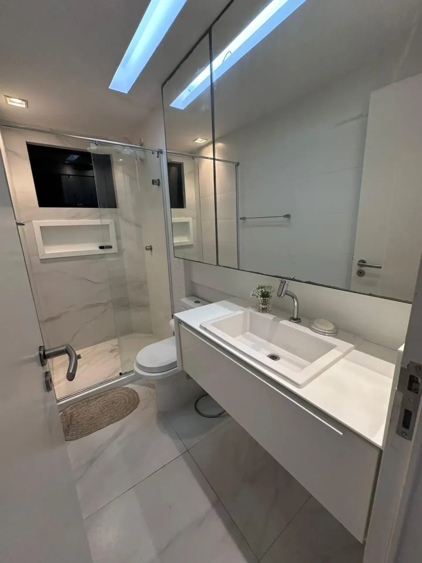 Квартира 200 м² з видом на воду та панорамними вікнами — photo 24