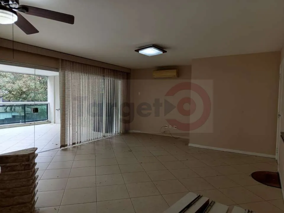 Home office in a 4-bedroom apartment, 230 m² — photo 15