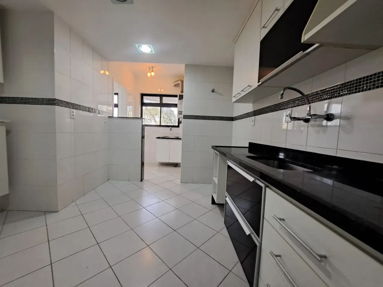 Home office in a 2-bedroom apartment, 92 m² — photo 9