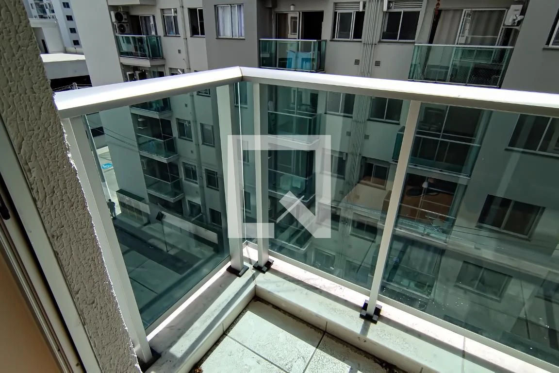 Apartamento de 2 quartos em condomínio com academia — photo 2