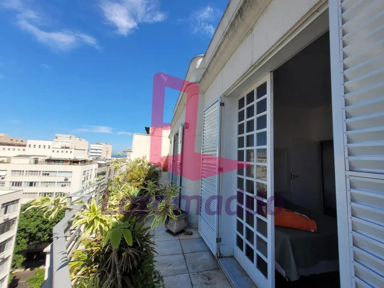 210 m² apartment with 5 bedrooms and 3 bathrooms — photo 13