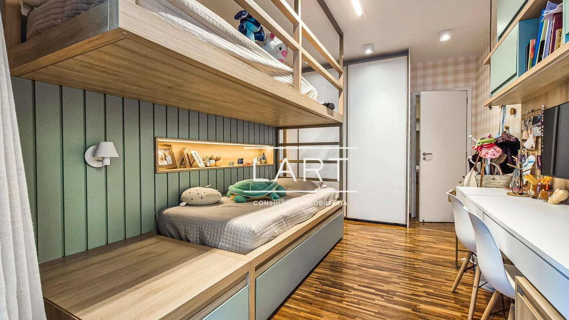 3-bedroom apartment with 240 m² and 3 parking spaces — photo 24