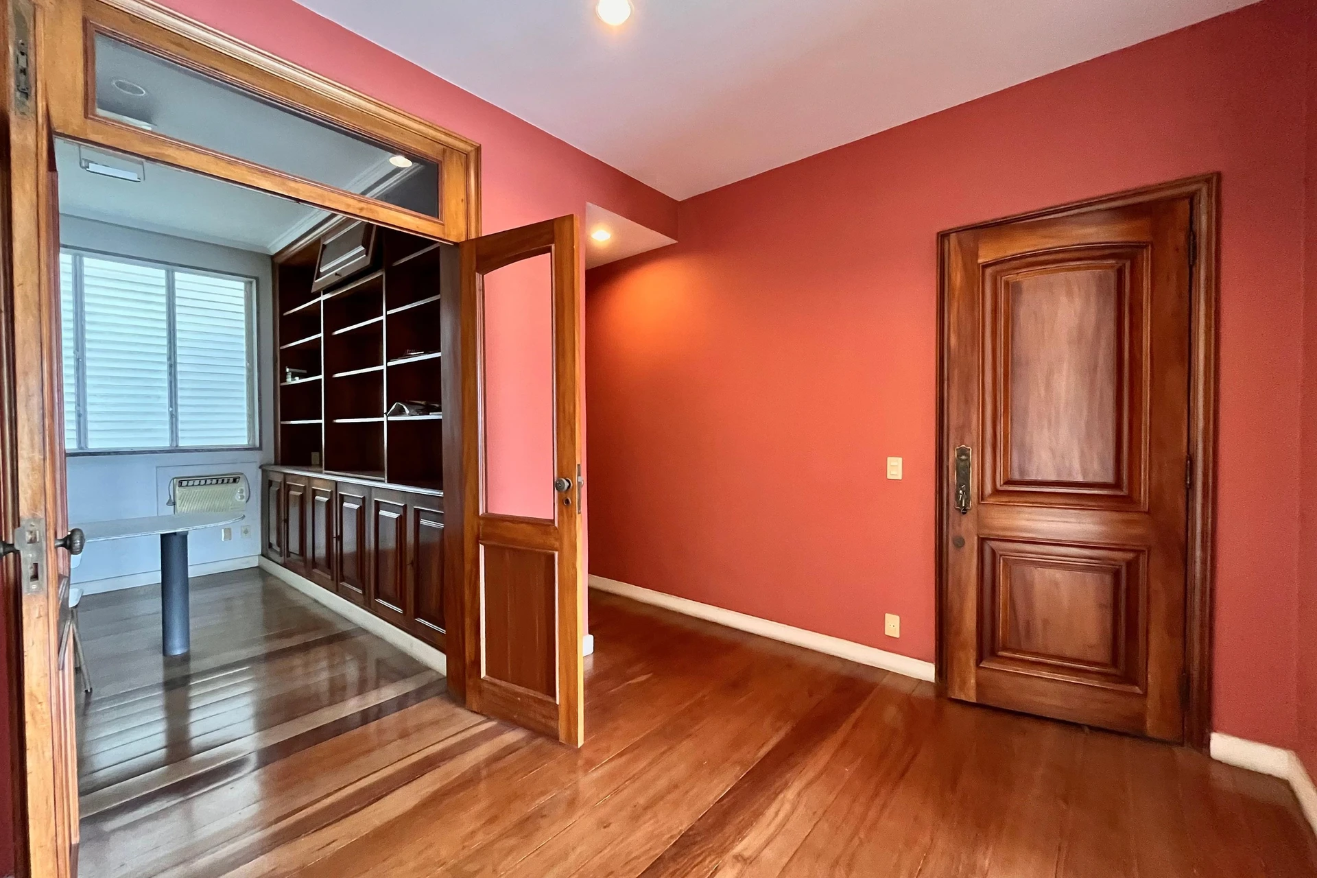 3-bedroom apartment with a water view — photo 35