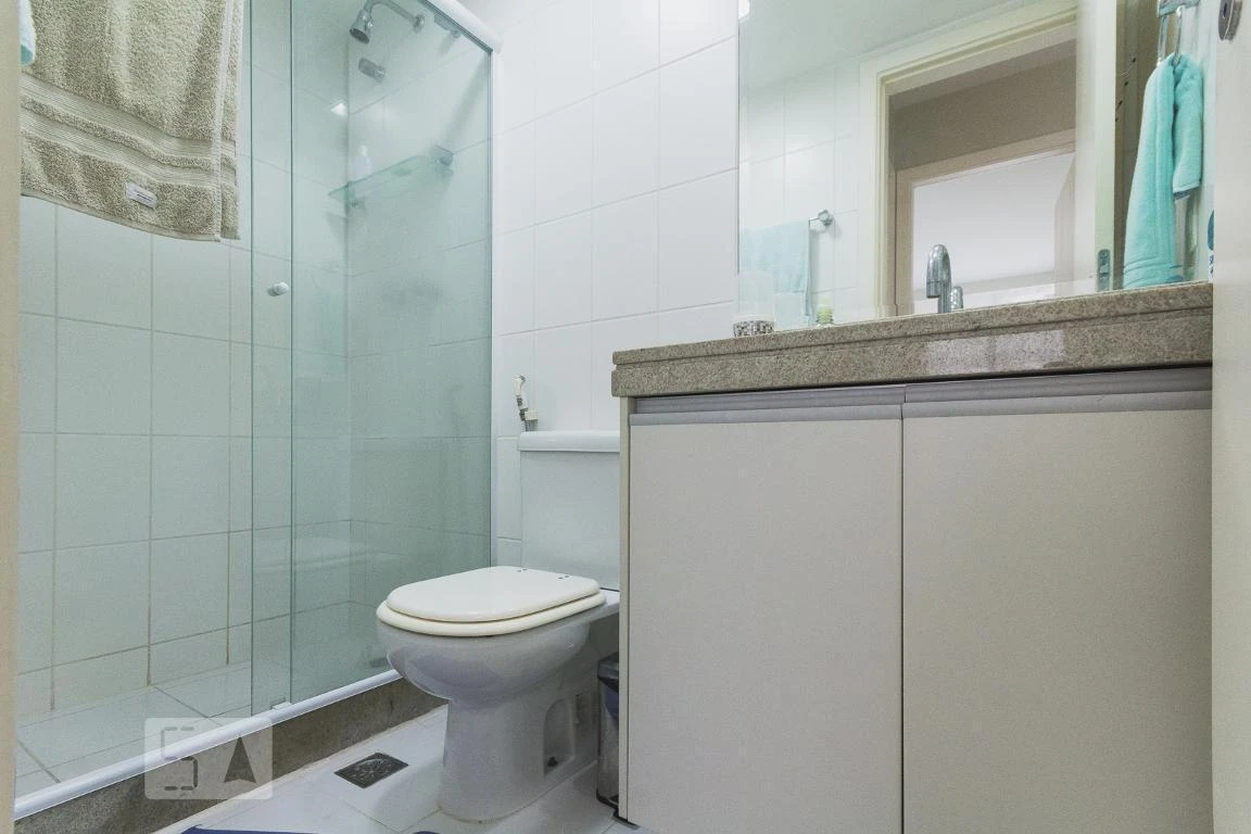 Rental apartment with 2 bedrooms and a glass balcony — photo 33