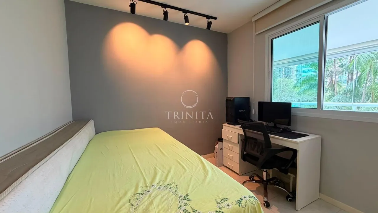 Furnished 2-bedroom apartment with closed balcony — photo 11