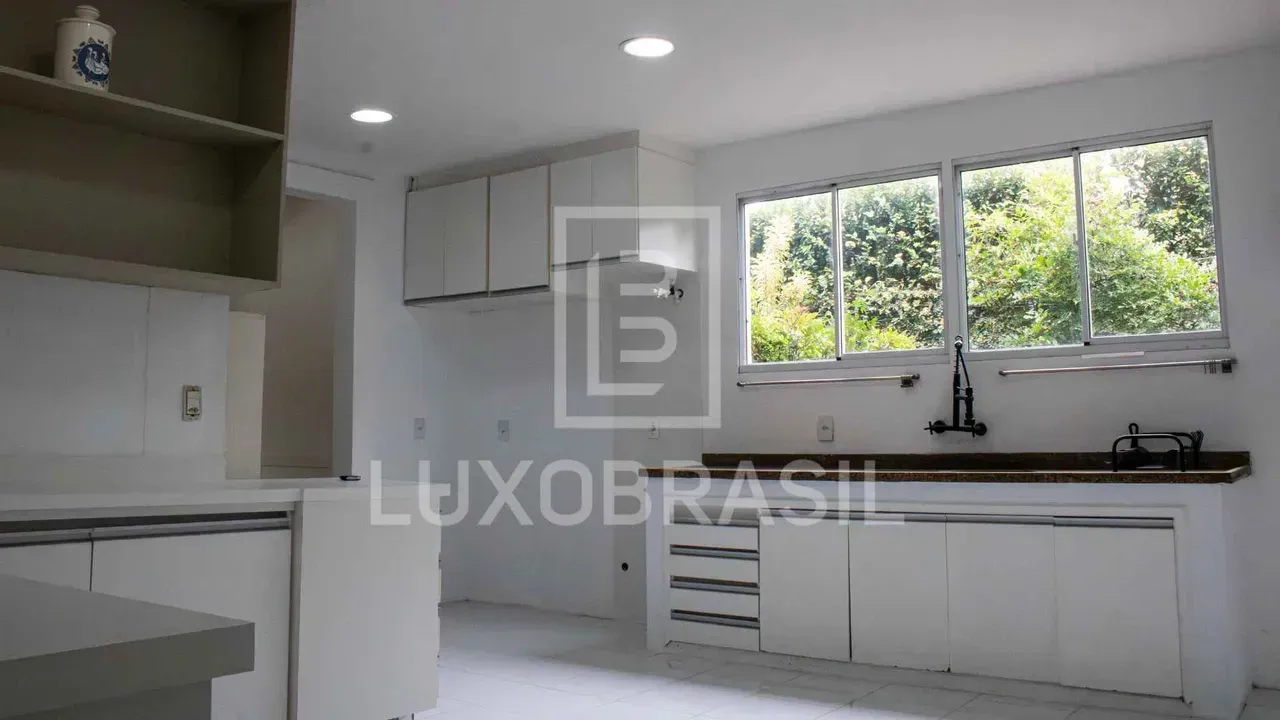 Casa com 5 quartos, 647 m² e churrasqueira na varanda — photo 6