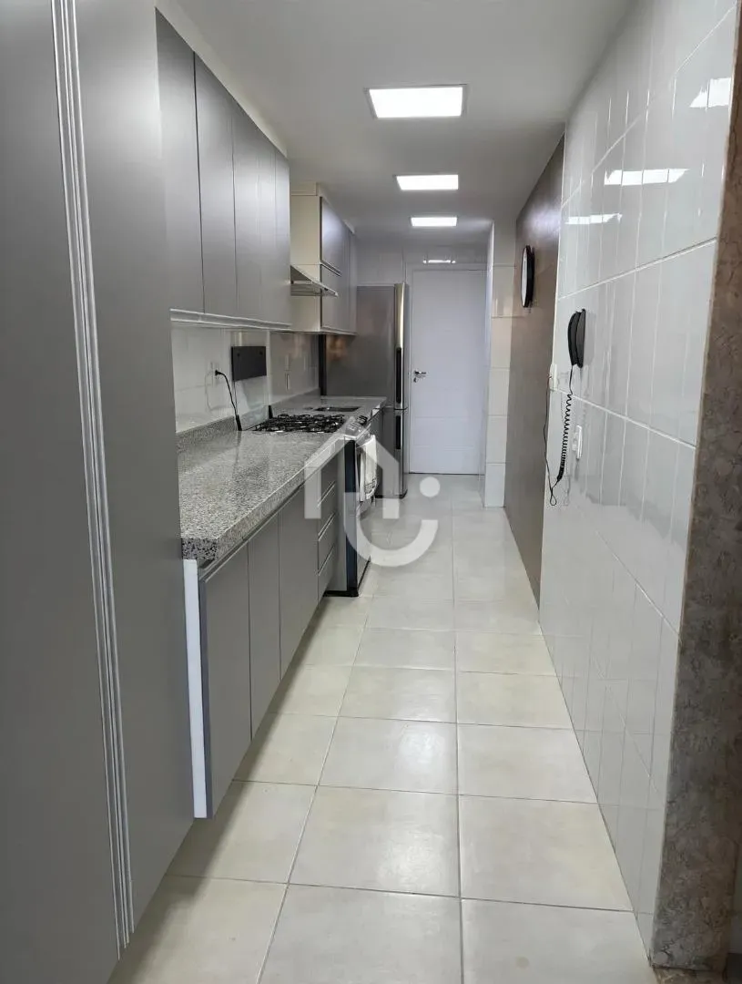 Top-floor apartment with 5 bedrooms and balcony grill — photo 16