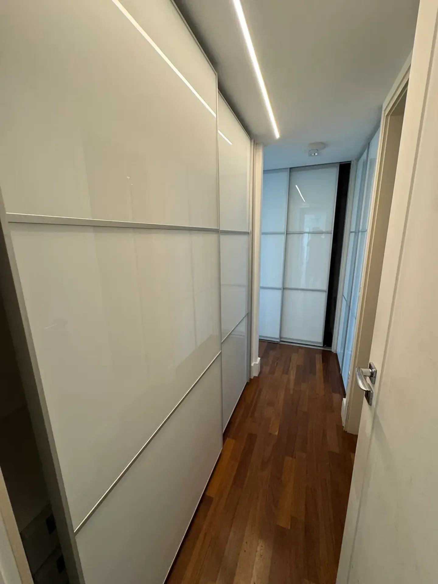 Apartamento de 200 m² com closet e vista para a água — photo 22