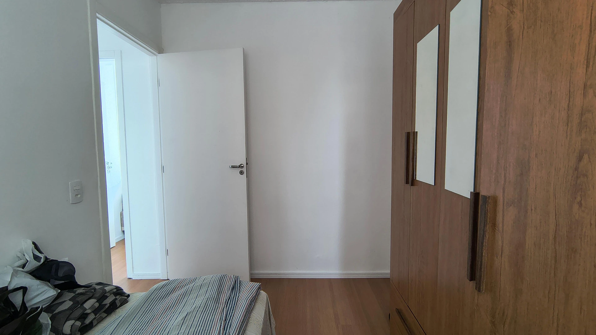 Furnished 2-bedroom apartment with 1 bathroom — photo 21