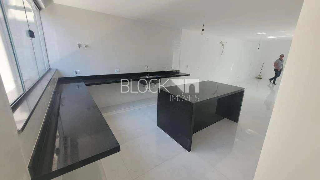 Casa com 6 suítes e cozinha americana aberta com fogão a gás — photo 3