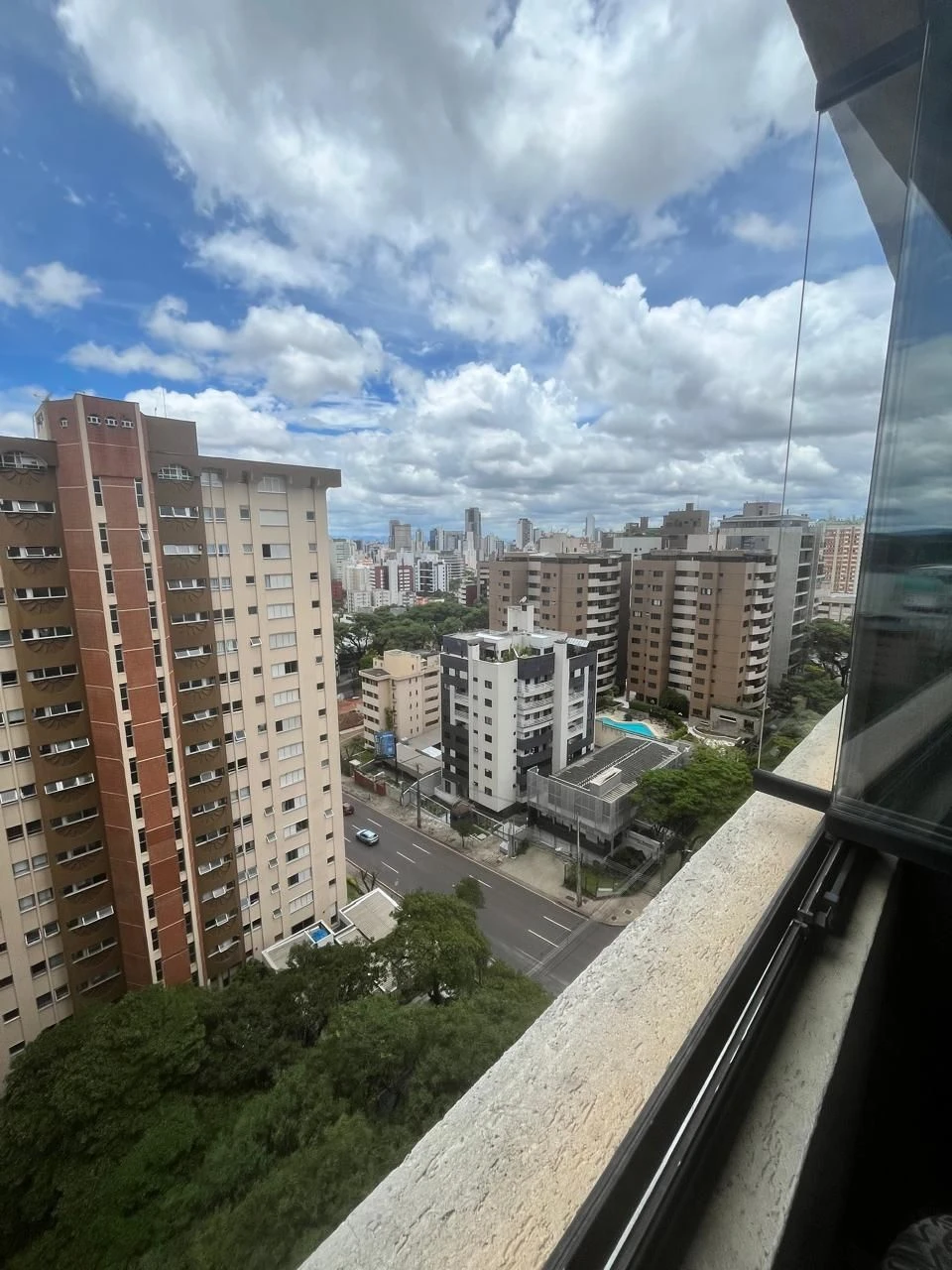 Furnished apartment, 48 m², with a glass-enclosed balcony — photo 9