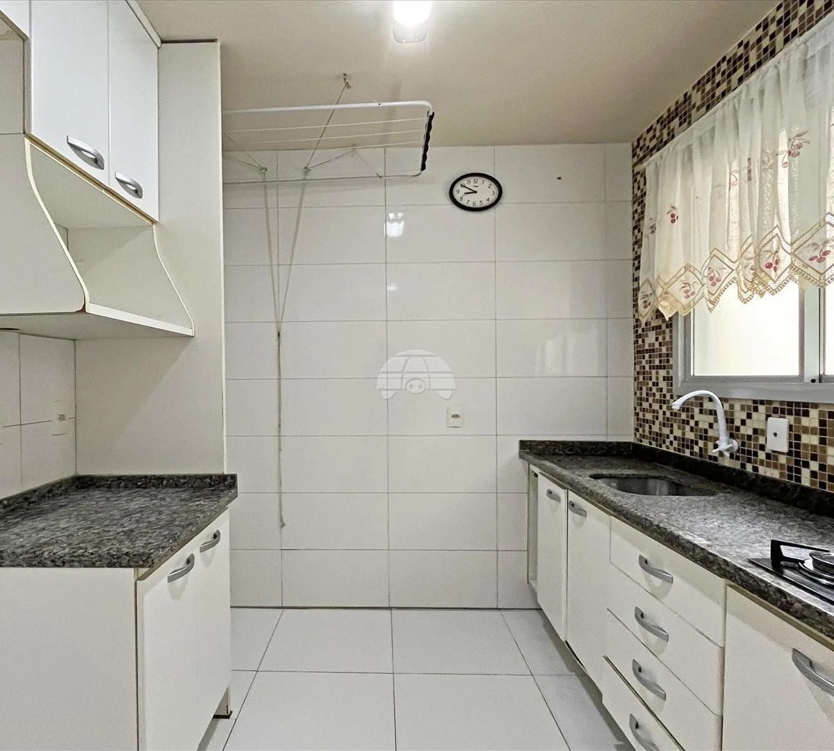Wood or laminate floors in a 2-bedroom apartment, 42 m² — photo 2