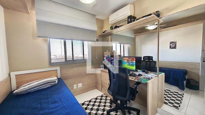 Панорамные окна и 4 спальни: квартира 200 м² — photo 47