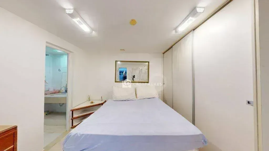 House with 5 bedrooms and 5 bathrooms, 500 m² — photo 24