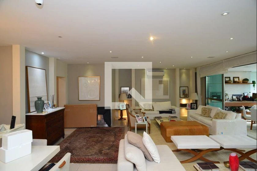 298 m² rental apartment with 4 en-suite bedrooms and balcony — photo 20