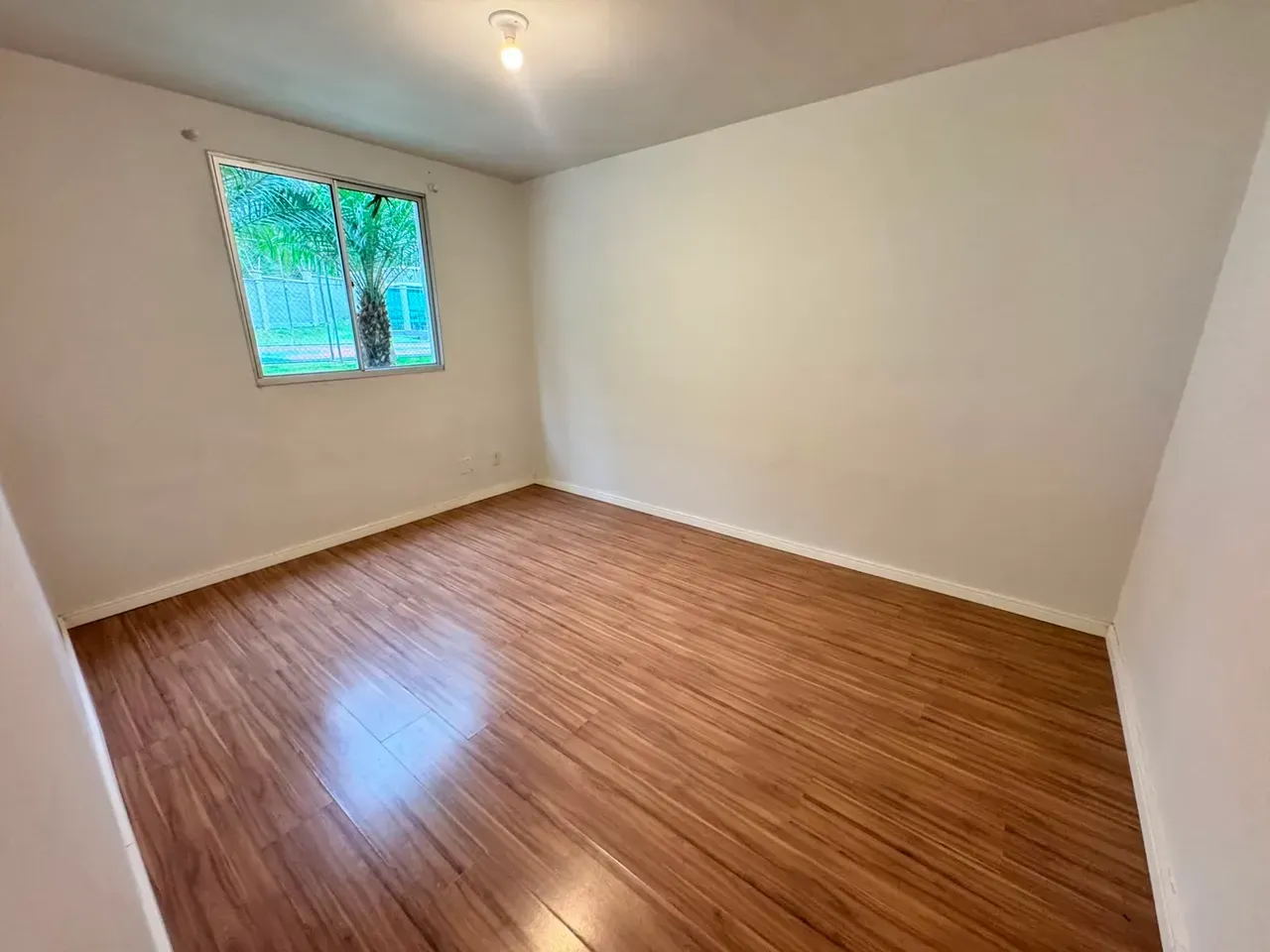 1-bedroom apartment with a closed-off kitchen — photo 7
