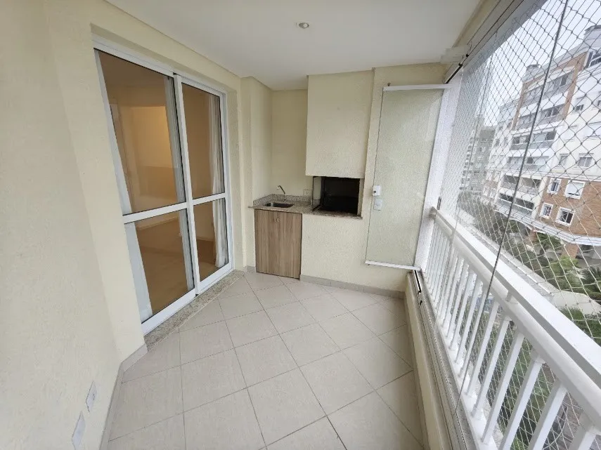 3-bedroom apartment 201 m² with a glassed balcony grill