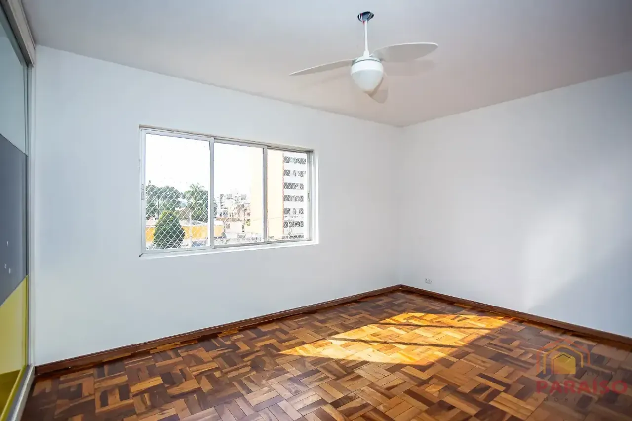 202 m² apartment with 3 bedrooms and a balcony — photo 18